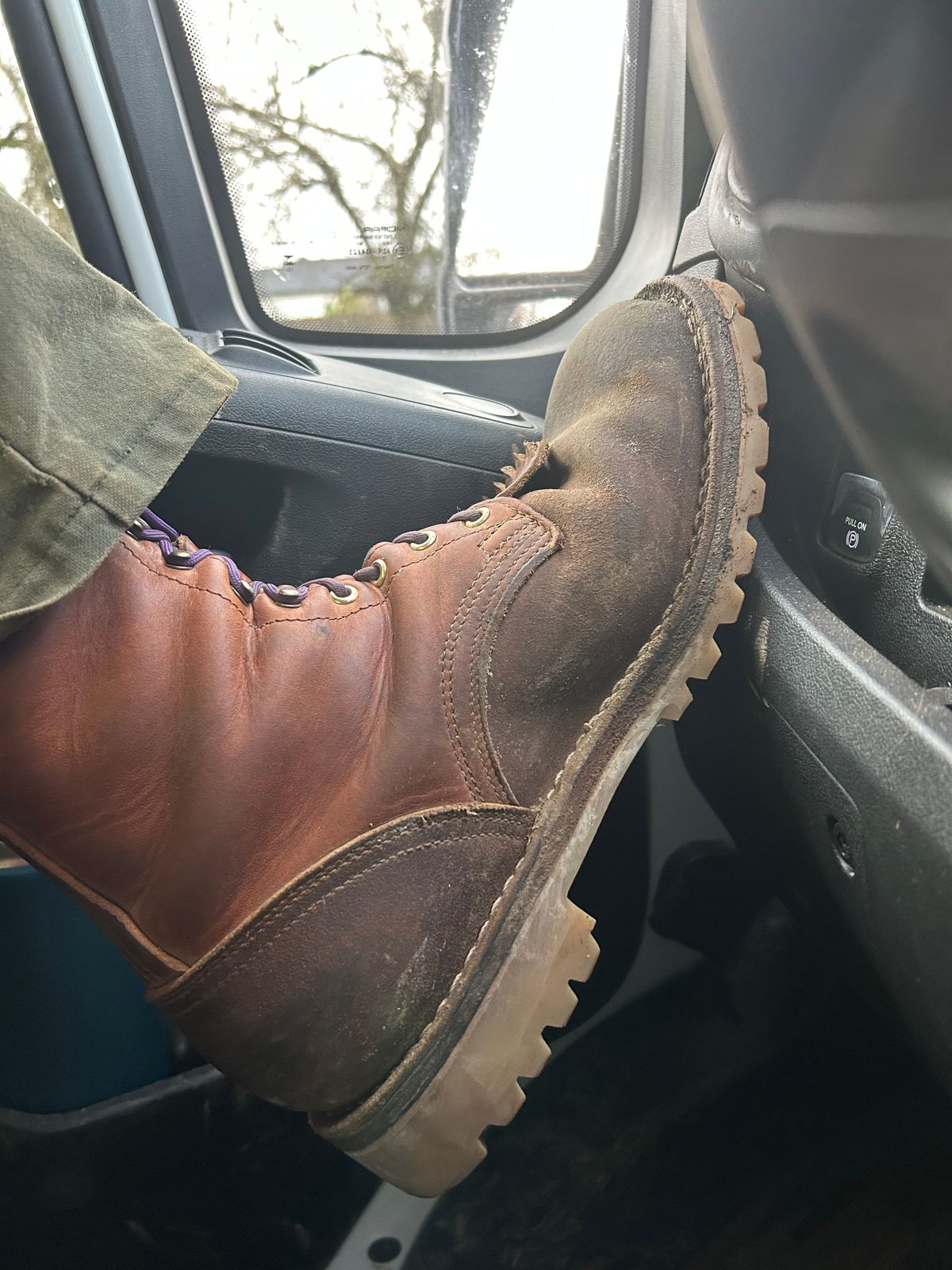 Photo by chippyben on November 6, 2025 of the Nicks Strider in Spokane Honey Smooth/ Waxed Flesh.