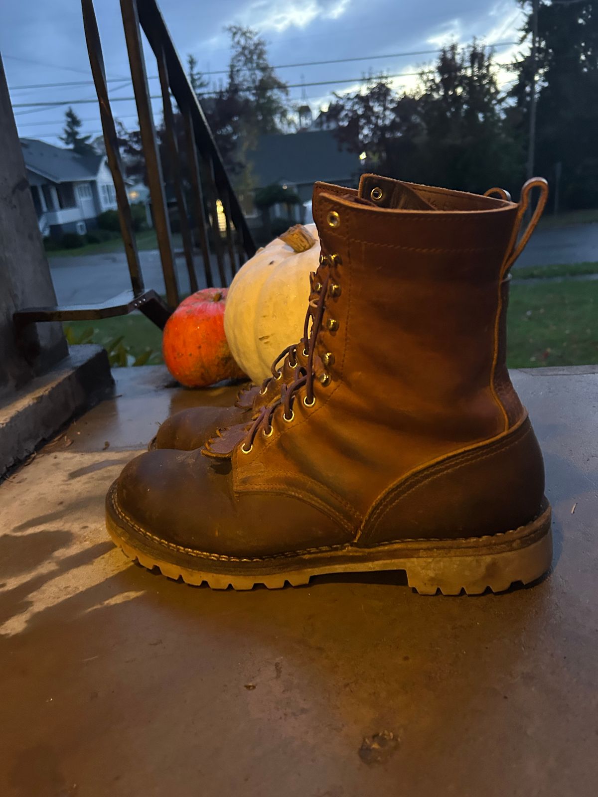 Photo by chippyben on November 6, 2025 of the Nicks Strider in Spokane Honey Smooth/ Waxed Flesh.