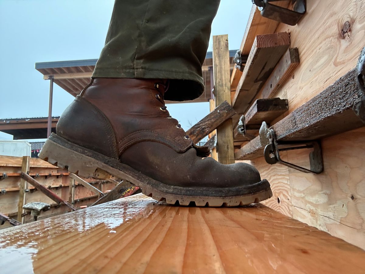 Photo by chippyben on December 4, 2025 of the Nicks Strider in Spokane Honey Smooth/ Waxed Flesh.