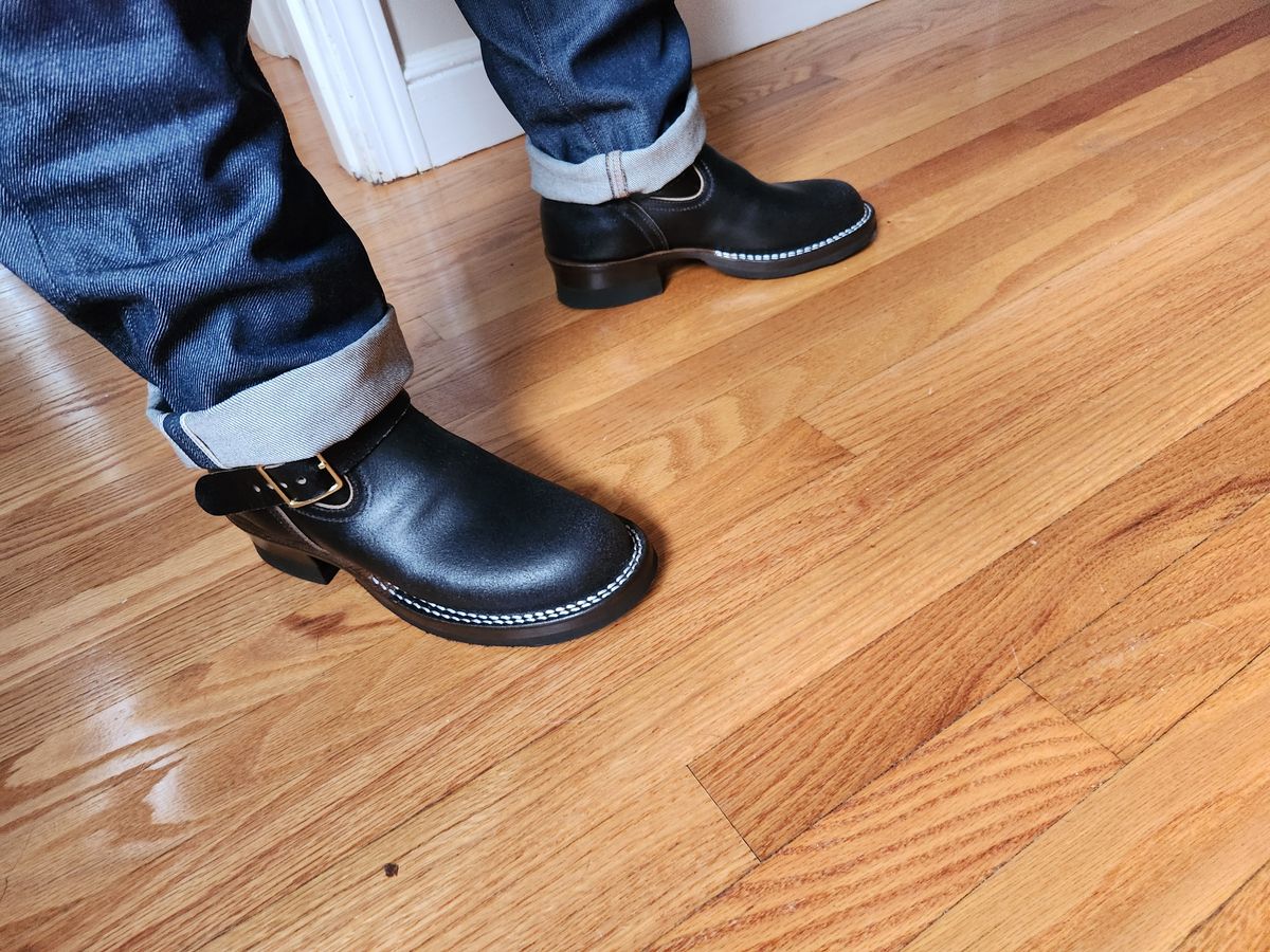 Photo by dufrau on June 14, 2025 of the Nicks Brakeman in Horween Black Waxed Flesh.