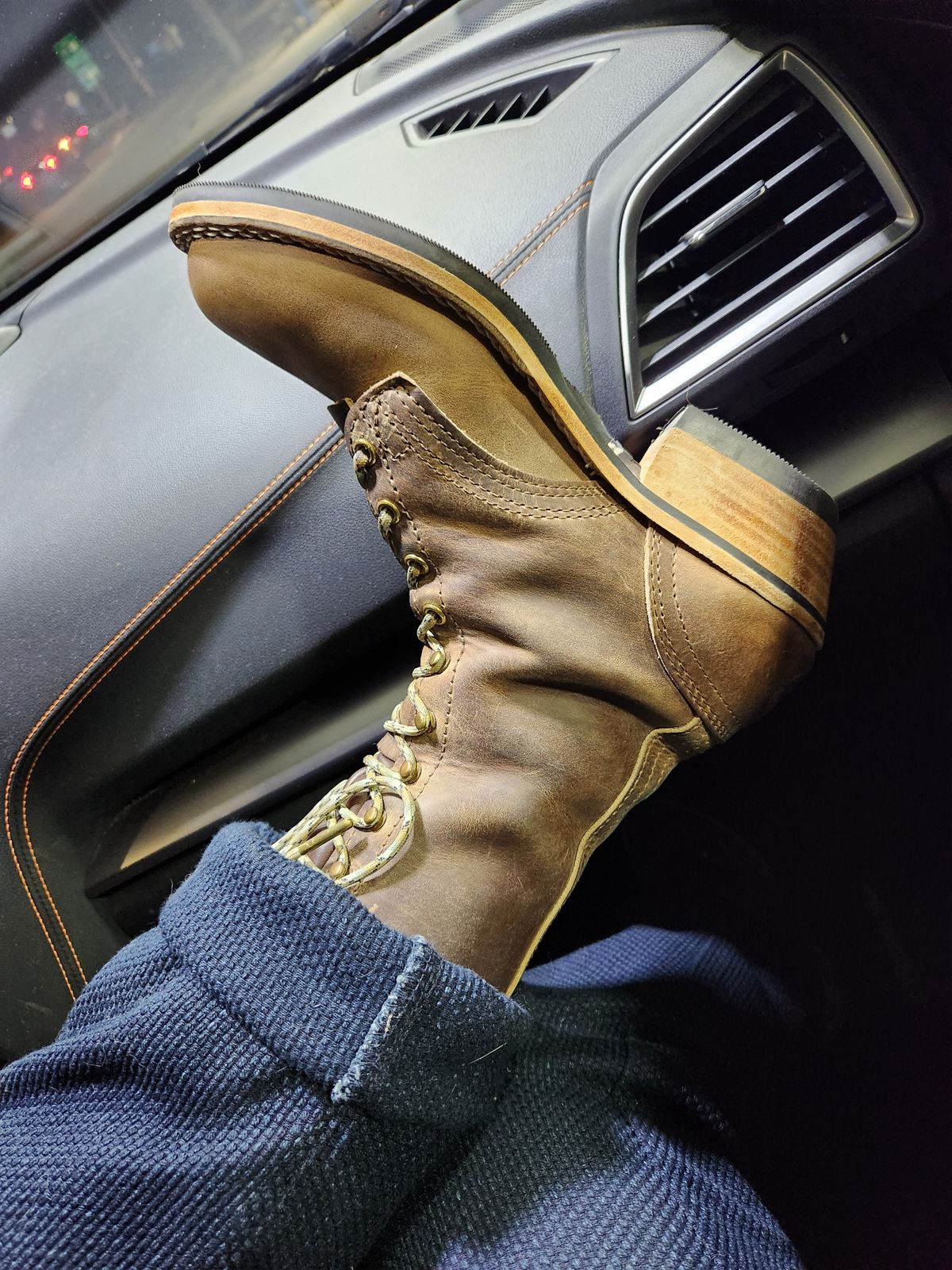 Photo by dufrau on December 12, 2025 of the Nicks Packer in Horween Predator Natural.