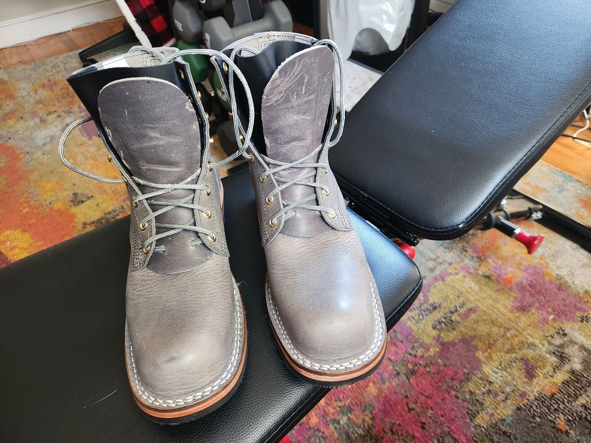 Photo by dufrau on November 19, 2025 of the Nicks Prospector in Horween Light Grey Cyprus.