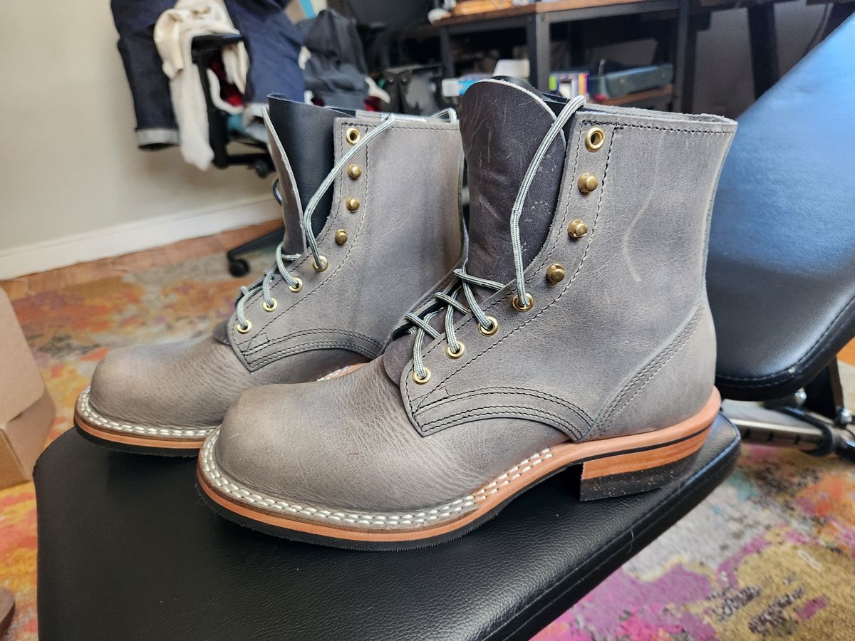 Photo by dufrau on November 19, 2025 of the Nicks Prospector in Horween Light Grey Cyprus.