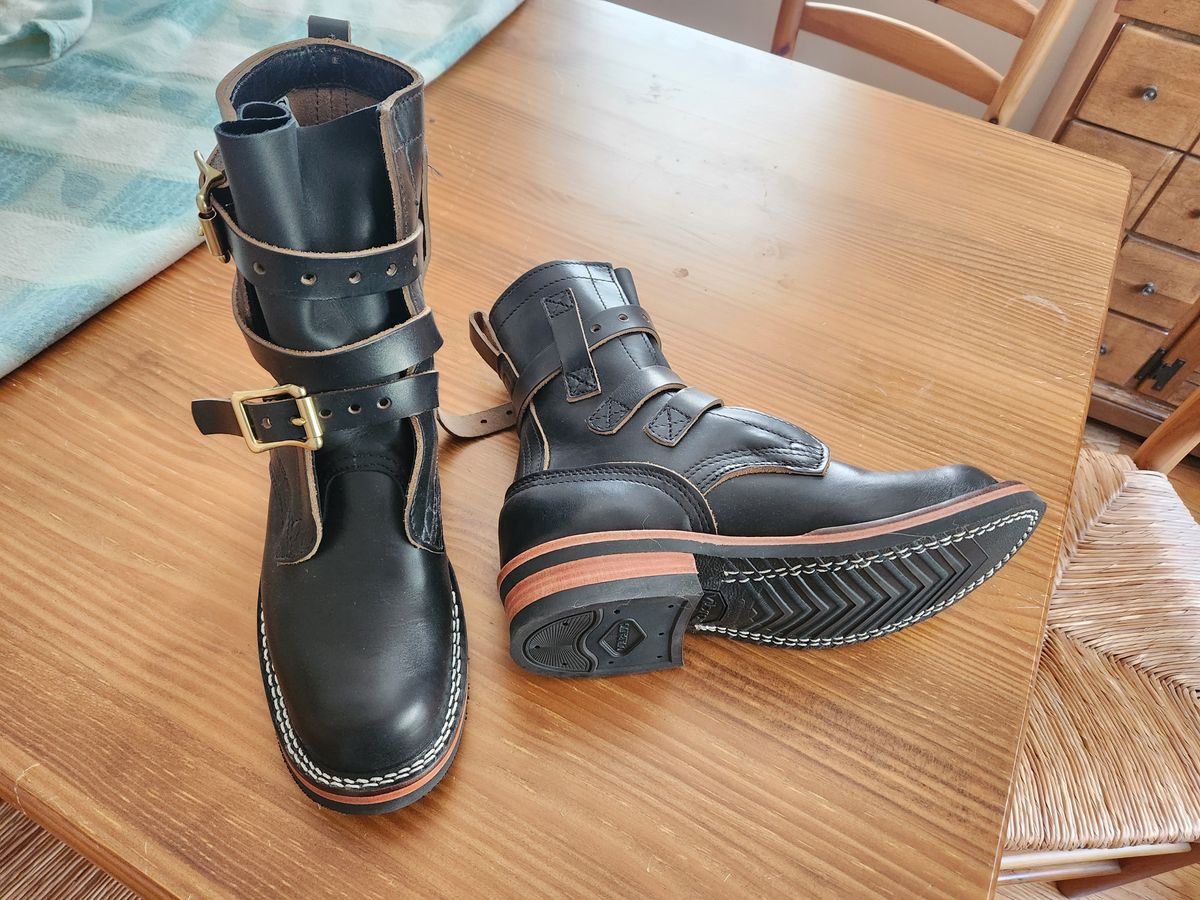 Photo by dufrau on August 5, 2024 of the Nicks Heritage TankerPro in Horween Black Chromexcel.