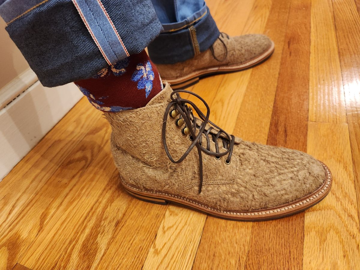 Photo by dufrau on May 28, 2025 of the Grant Stone Edward Boot in Milkshake Rough Suede.