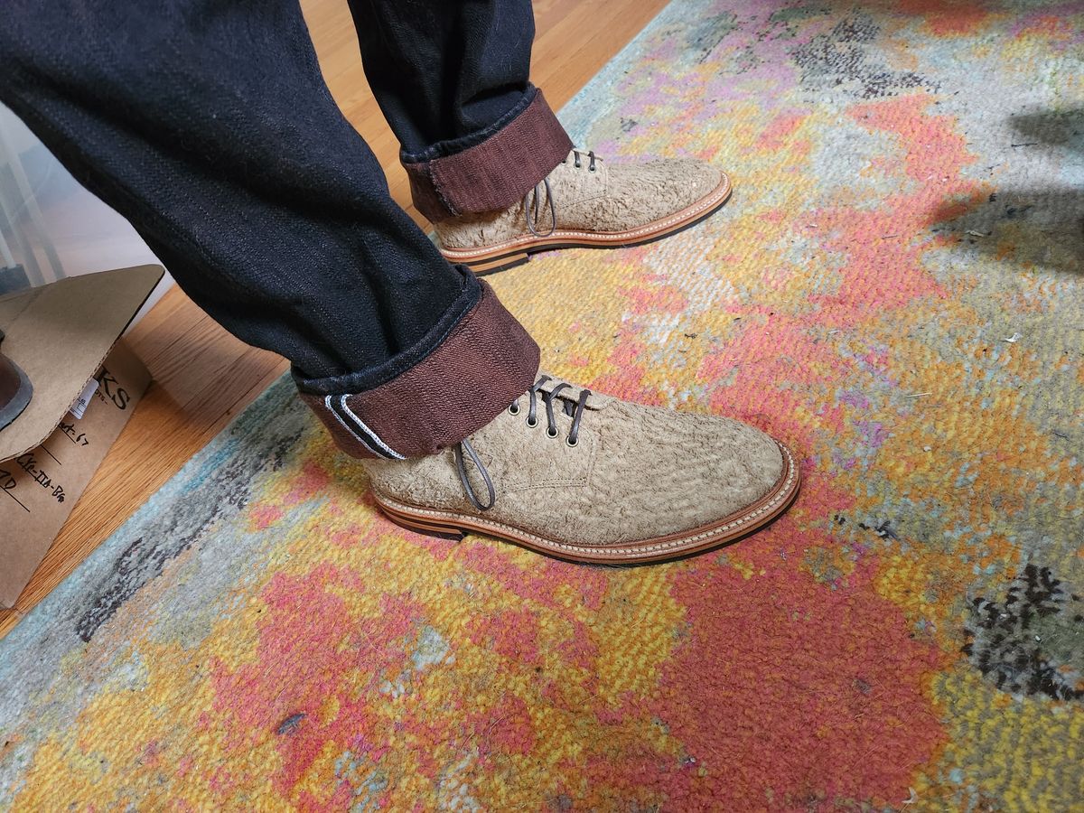 Photo by dufrau on May 23, 2025 of the Grant Stone Edward Boot in Milkshake Rough Suede.