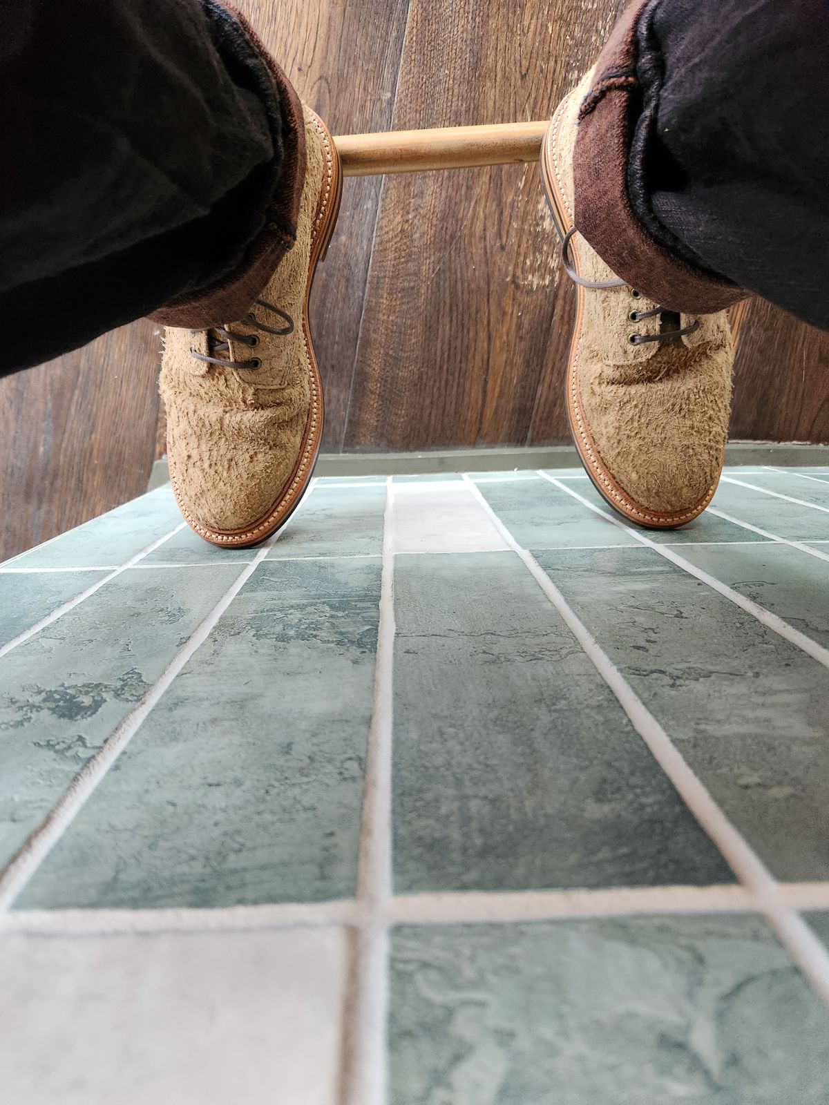 Photo by dufrau on May 23, 2025 of the Grant Stone Edward Boot in Milkshake Rough Suede.