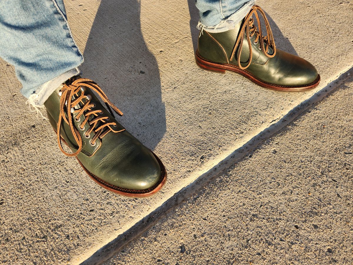 Photo by dufrau on August 28, 2024 of the Grant Stone Diesel Boot in Horween Navy Chromexcel.