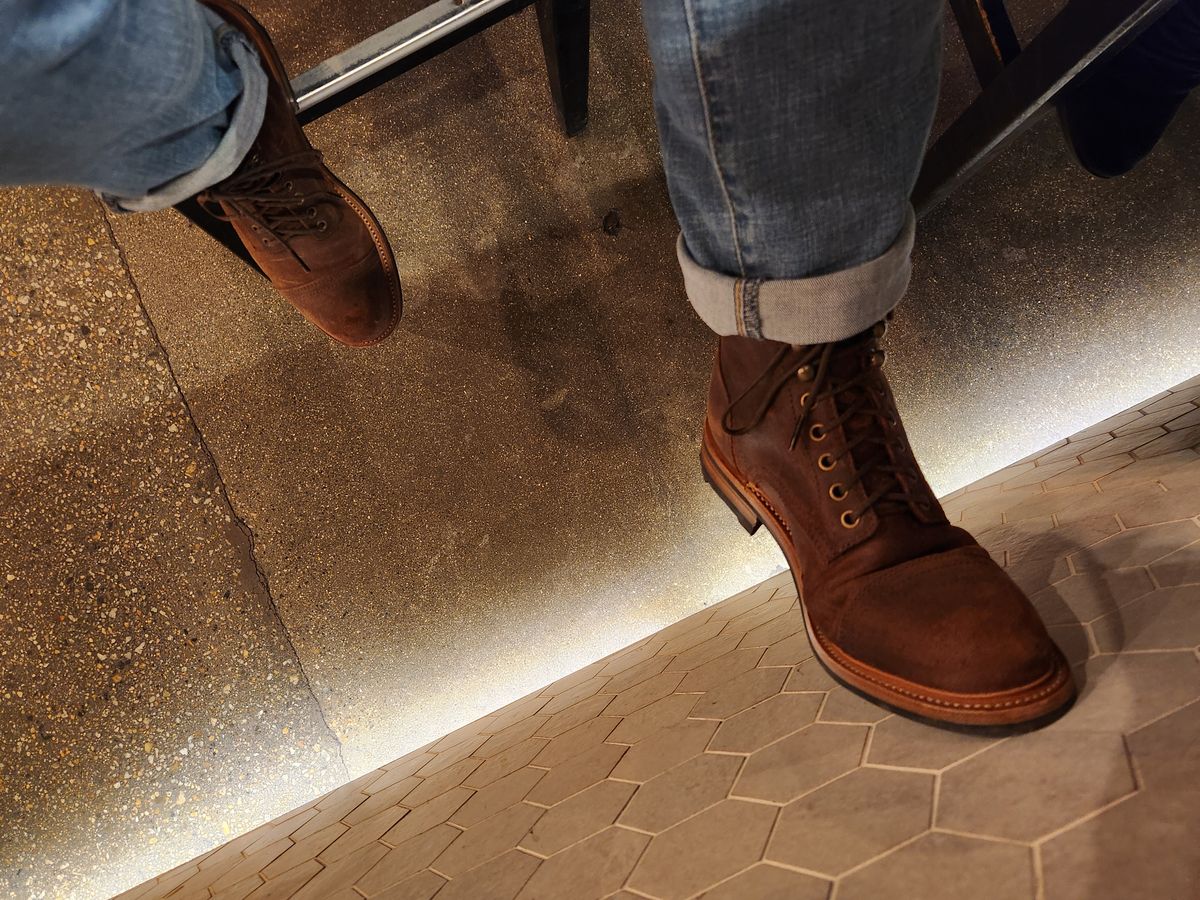 Photo by dufrau on December 7, 2024 of the Parkhurst The Richmond in C.F. Stead Saddle Waxy Commander.
