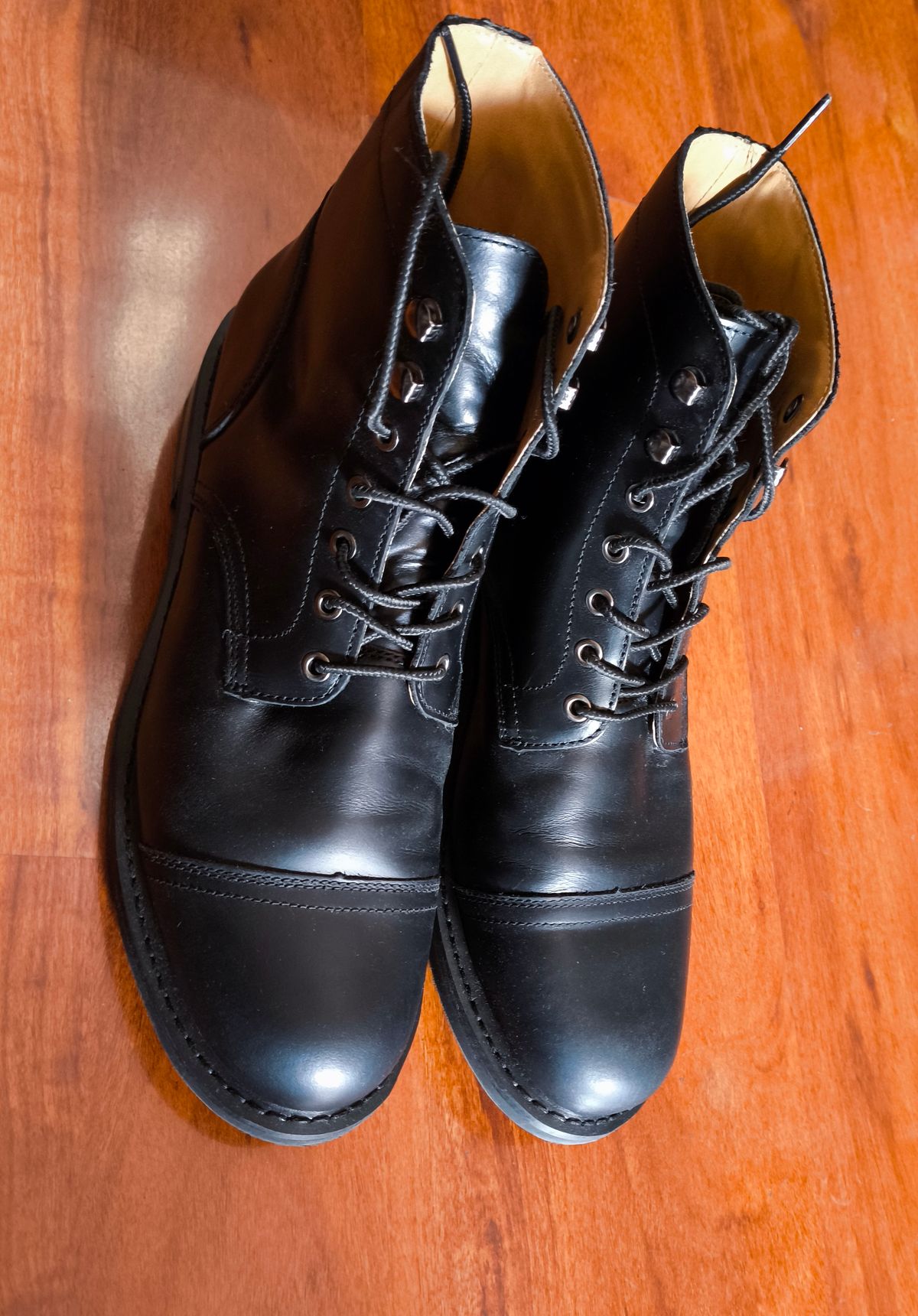 Photo by Zareli on June 6, 2025 of the Sureway Boots Co. 6 Inch Lace Up Boot in Unknown Leather.