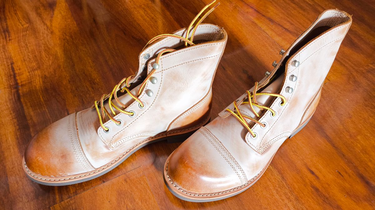 Photo by Zareli on July 10, 2025 of the Donevi Tan 8111 in Unknown Natural Veg Tan.