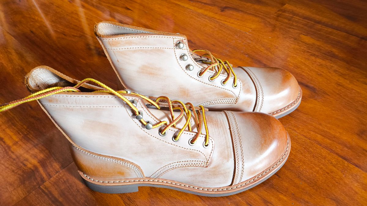 Photo by Zareli on July 10, 2025 of the Donevi Tan 8111 in Unknown Natural Veg Tan.