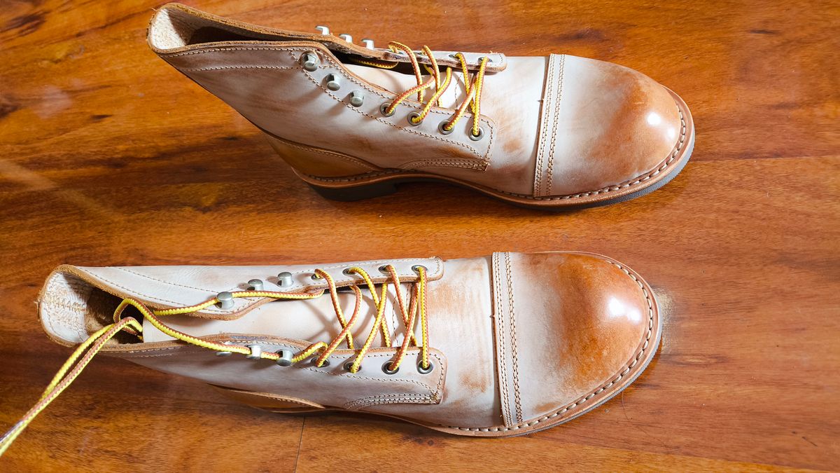 Photo by Zareli on July 10, 2025 of the Donevi Tan 8111 in Unknown Natural Veg Tan.