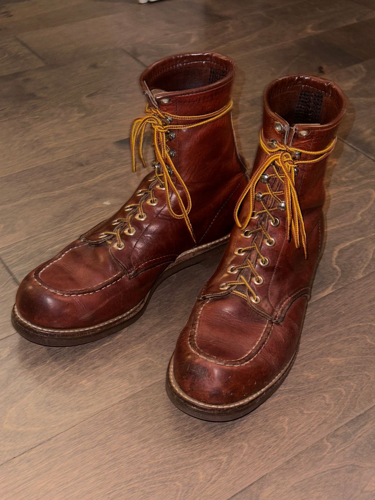 Photo by AndrewsBoots on August 31, 2025 of the Red Wing 214 in S.B. Foot Oxblood Mesa.