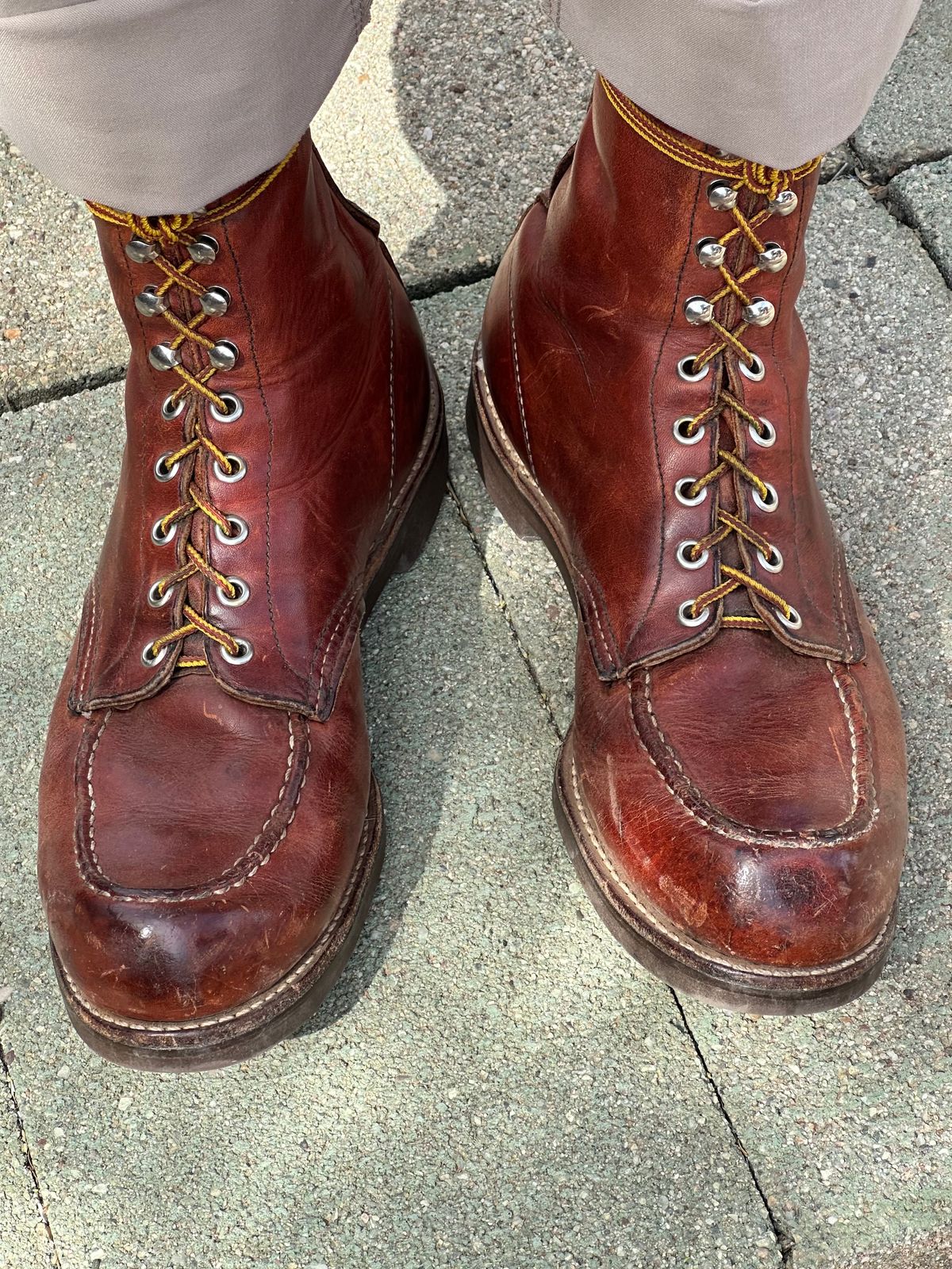 Photo by AndrewsBoots on April 25, 2026 of the Red Wing 214 in S.B. Foot Oxblood Mesa.