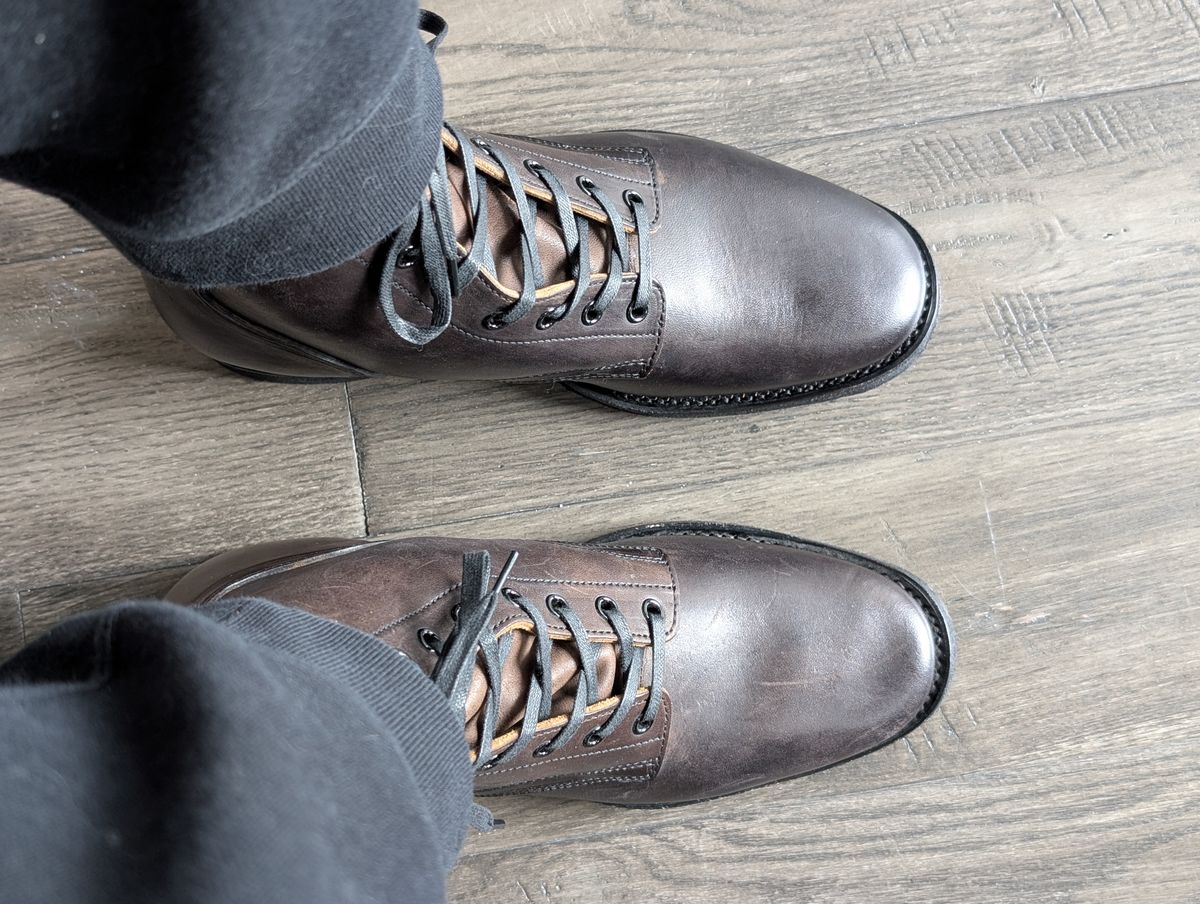 Photo by skchaung on June 4, 2025 of the Clinch Yeager Boots in Black-Overdyed Horsebutt.