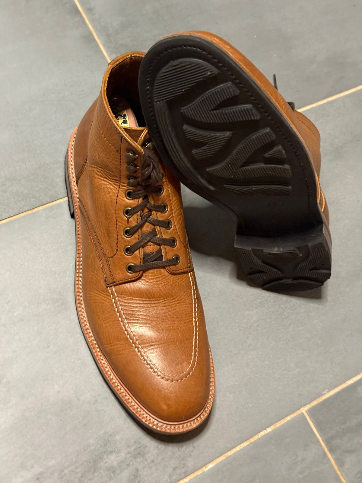 Photo by MaticEsq on November 7, 2025 of the Parkhurst The Niagara in Seidel Natural Veg Retan.