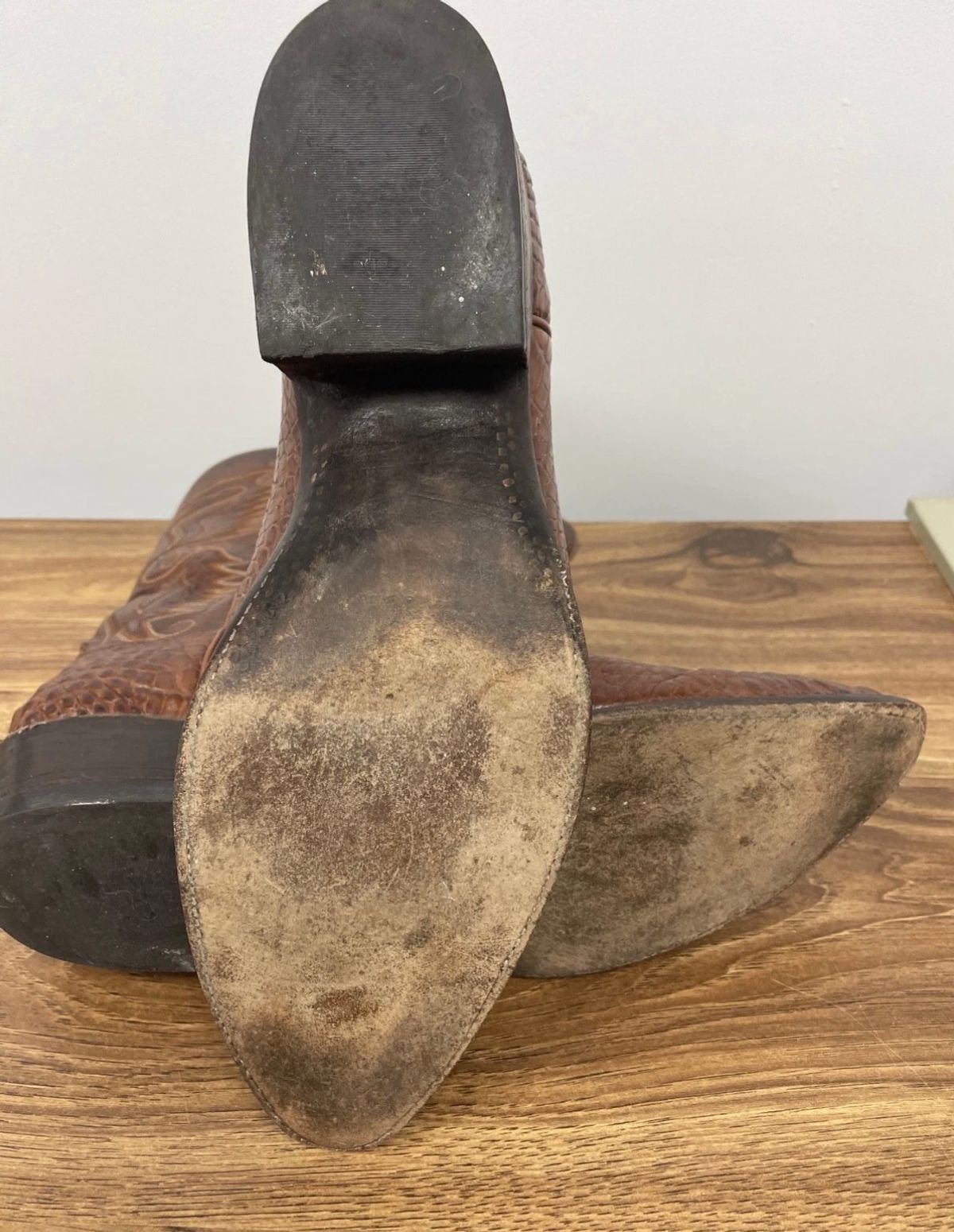 Photo by MaticEsq on April 29, 2026 of the Ammons Custom Model in Peanut Brittle Head Cut Hornback American Alligator.