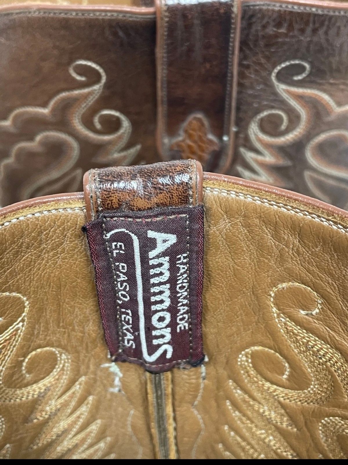 Photo by MaticEsq on April 29, 2026 of the Ammons Custom Model in Peanut Brittle Head Cut Hornback American Alligator.