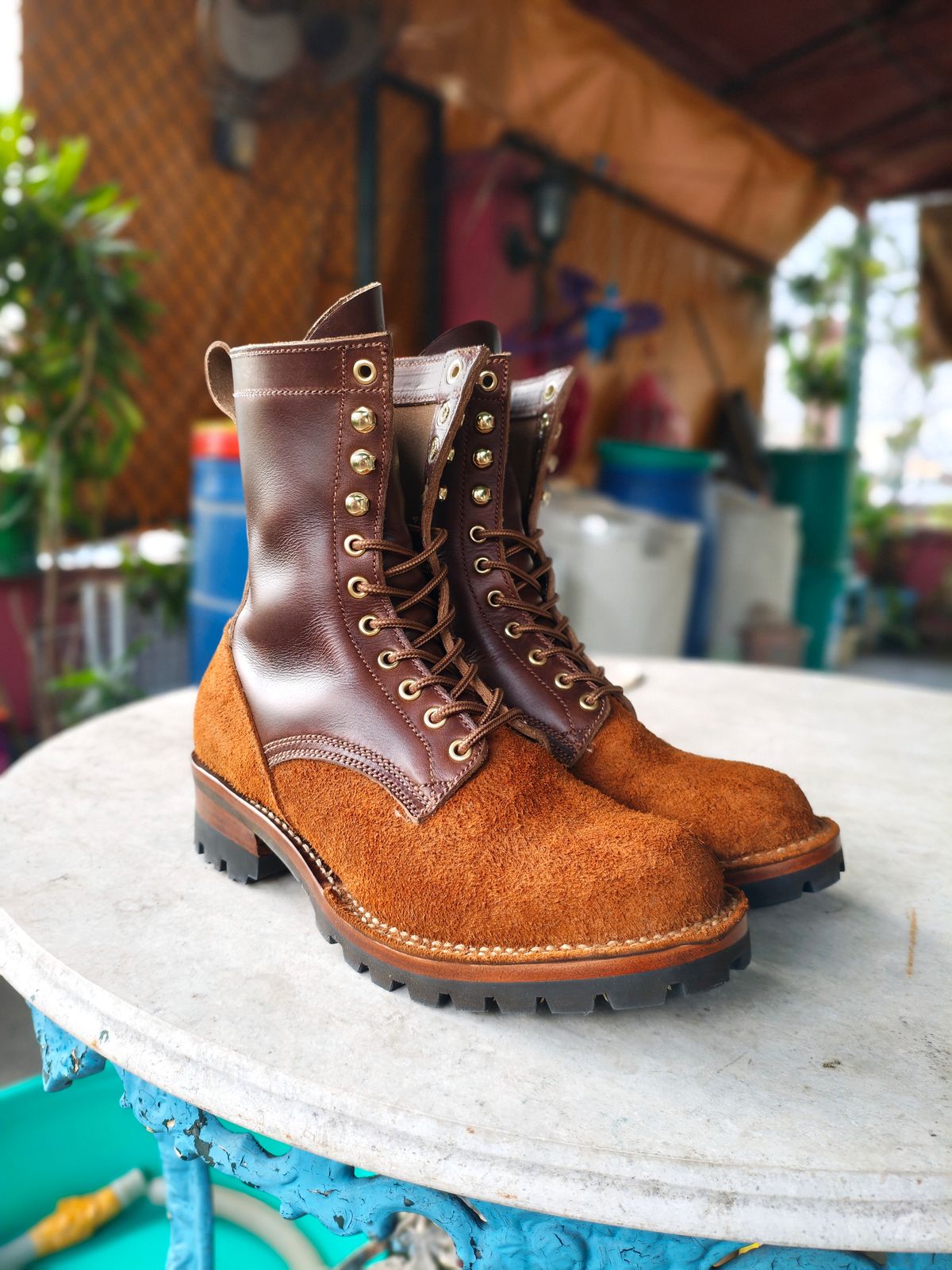 Photo by Cedric_dan on December 24, 2025 of the Willie's Handmade Boots Logger in Horween Brown Chromexcel & Brown Roughout.