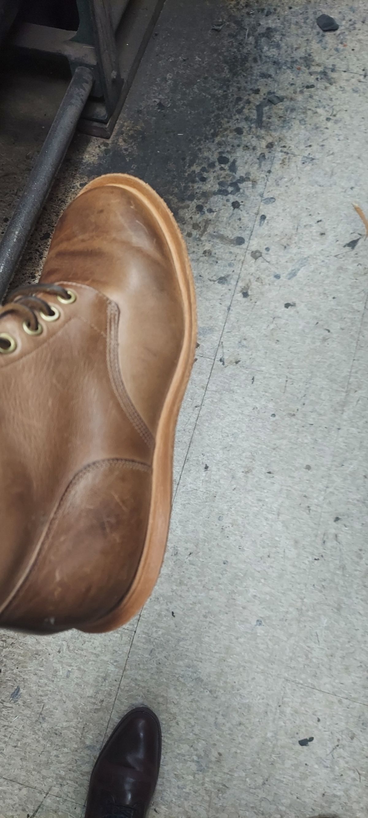 Photo by ResearchHog123 on June 30, 2024 of the Grant Stone Diesel Boot in Horween Natural Essex.