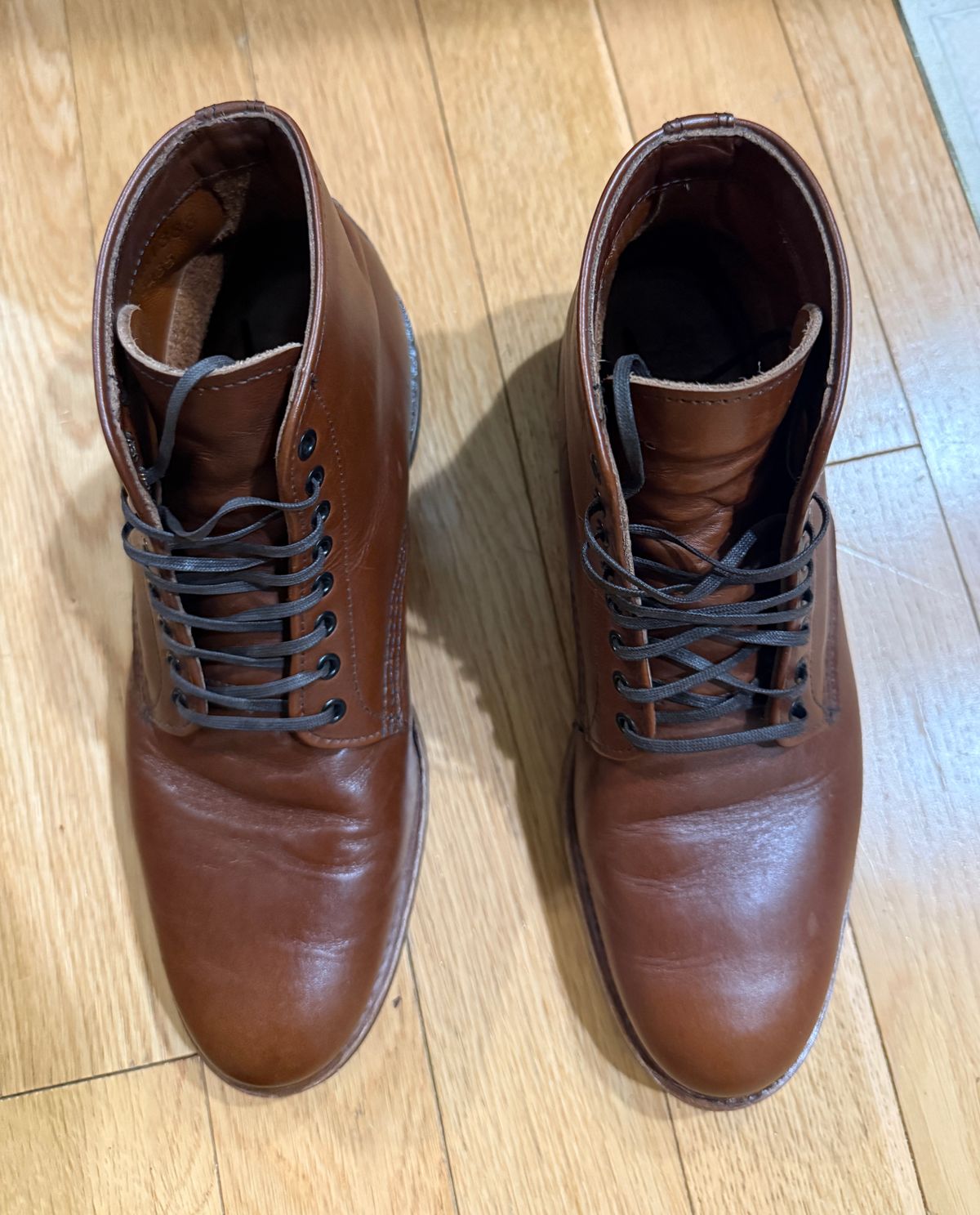 Photo by angeloa0072 on December 6, 2025 of the Red Wing Williston 9435 in S.B. Foot Teak Featherstone.