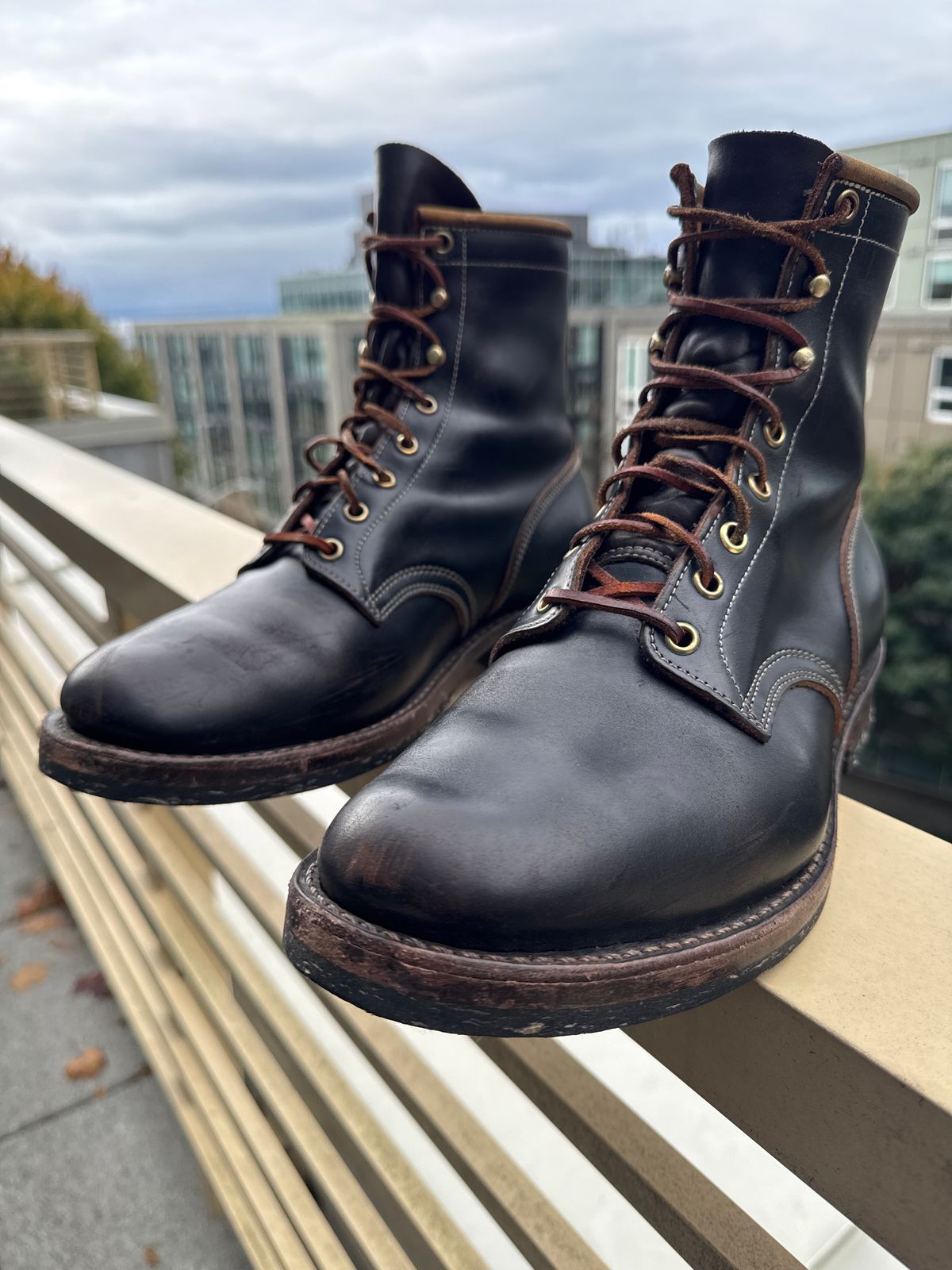 Photo by JGHutch on May 1, 2024 of the Role Club Underdogs in Shinki Hand-Finished Black Horsehide.