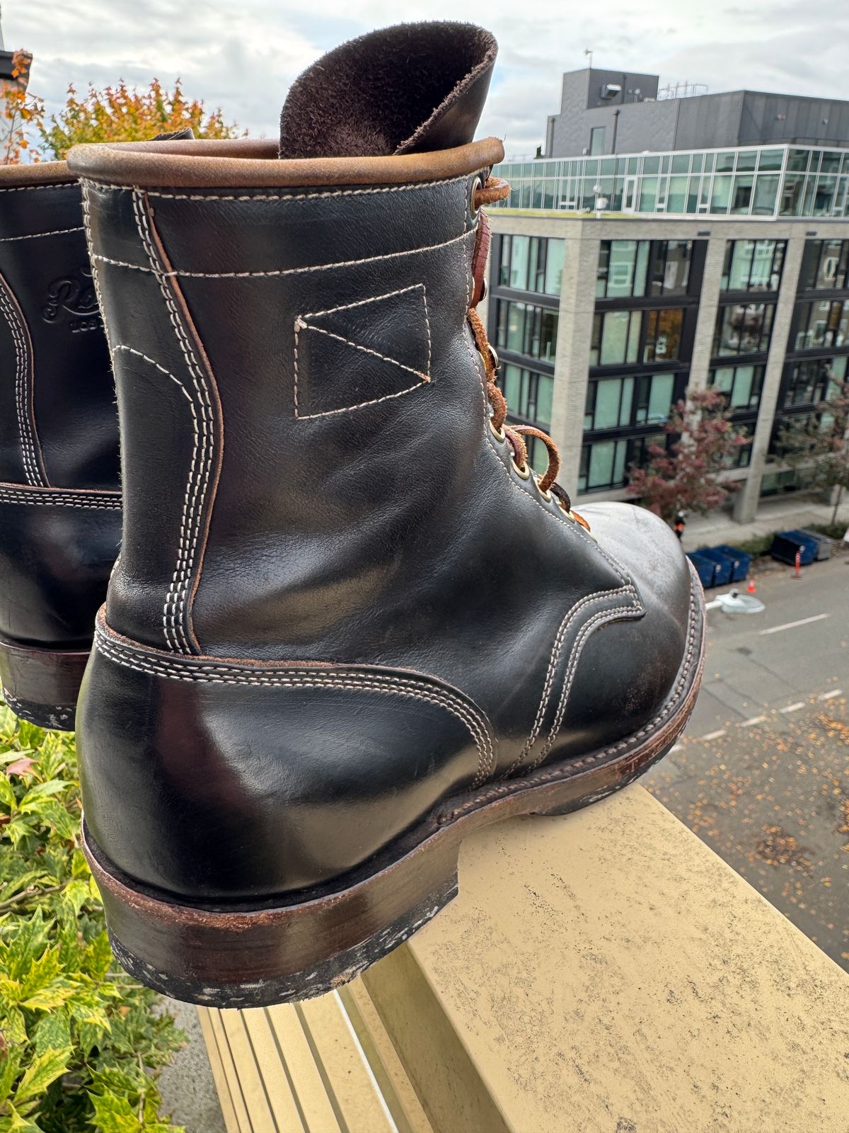Photo by JGHutch on October 31, 2024 of the Role Club Underdogs in Shinki Hand-Finished Black Horsehide.