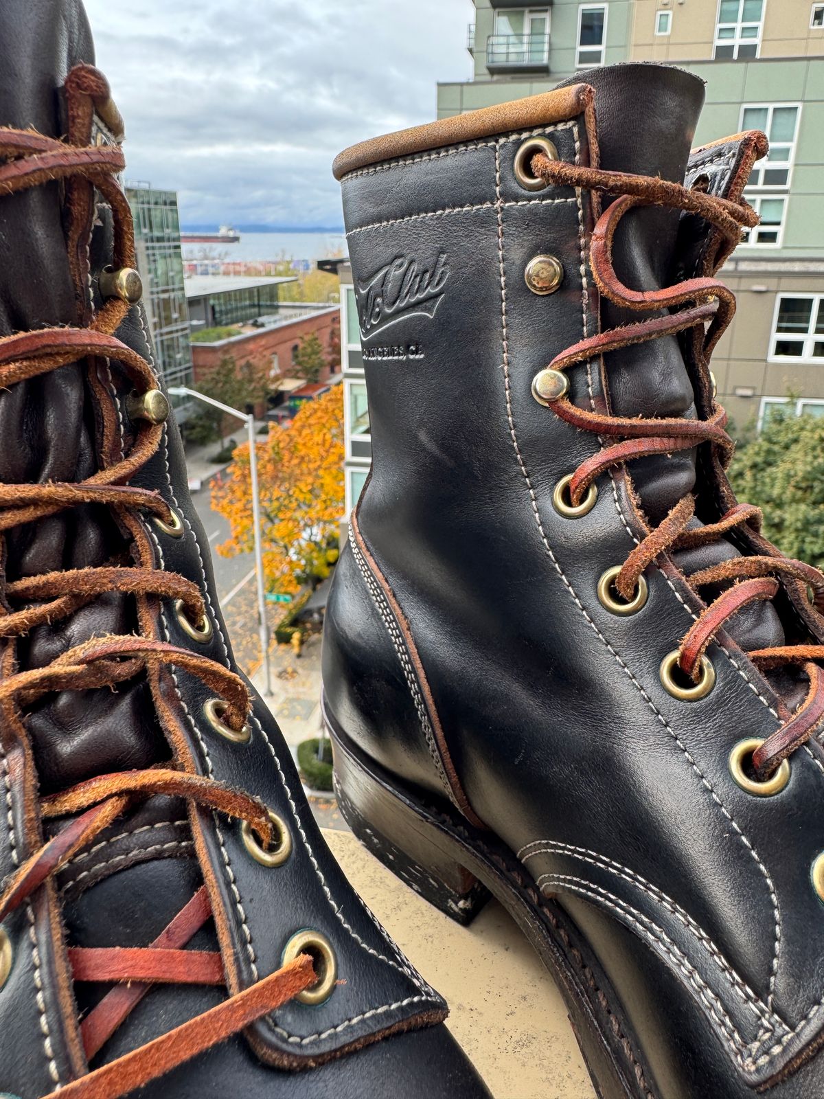 Photo by JGHutch on October 31, 2024 of the Role Club Underdogs in Shinki Hand-Finished Black Horsehide.