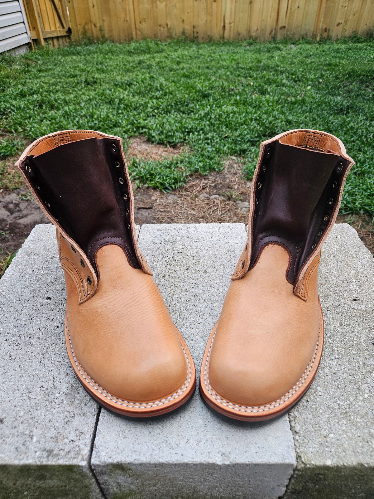 Photo by 83cane on September 30, 2025 of the Nicks DomePro in Horween Light Natural Dublin.