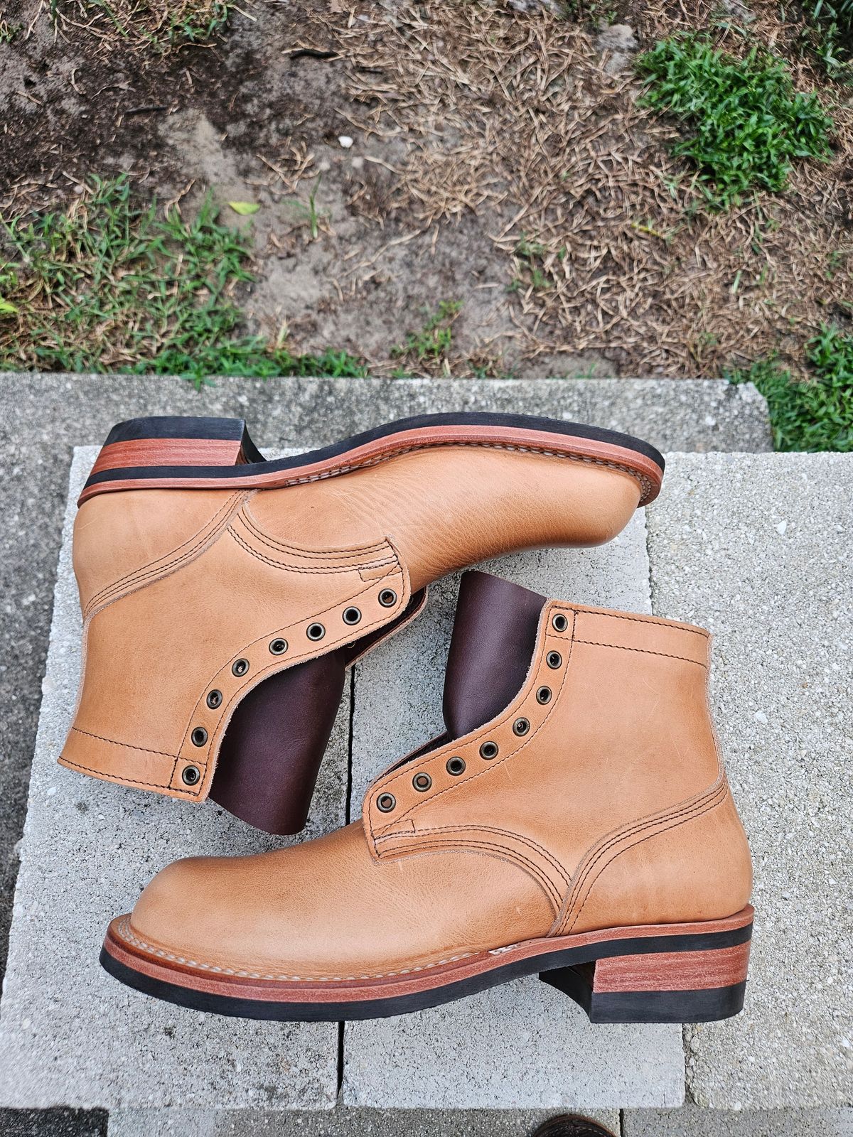 Photo by 83cane on September 30, 2025 of the Nicks DomePro in Horween Light Natural Dublin.