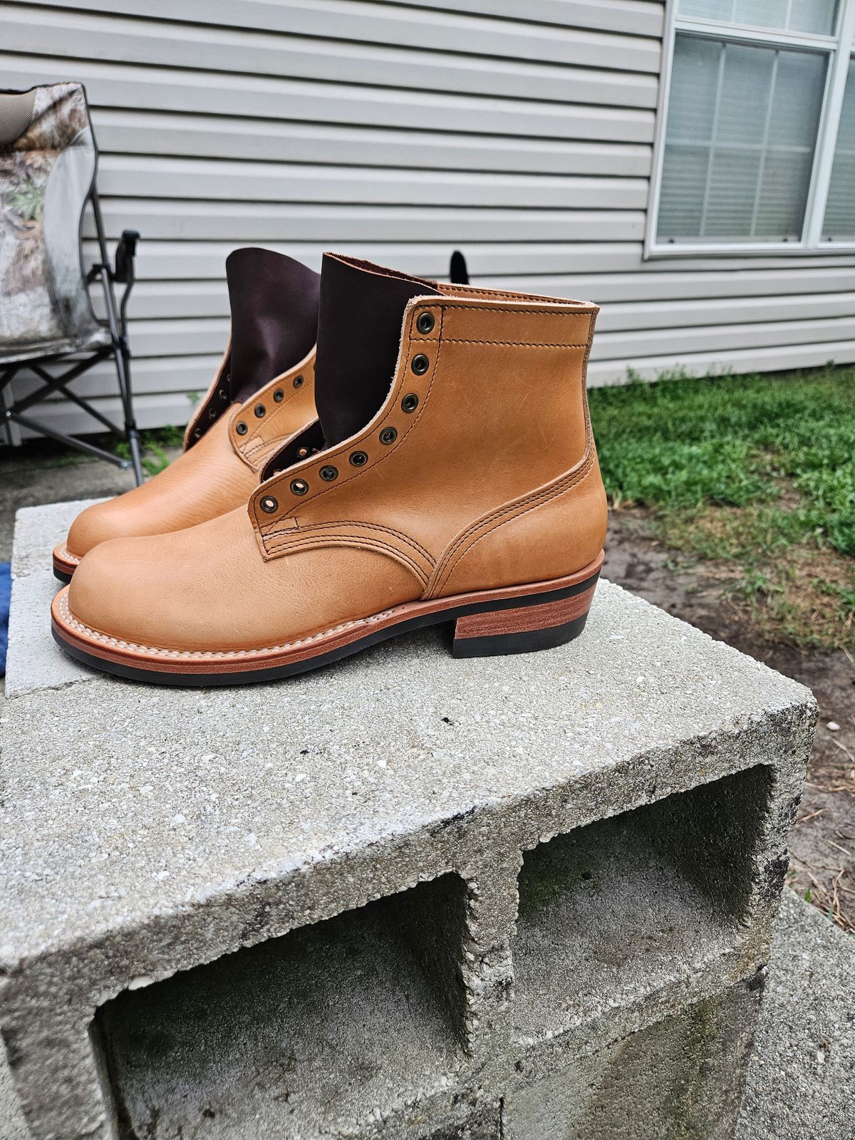 Photo by 83cane on September 30, 2025 of the Nicks DomePro in Horween Light Natural Dublin.