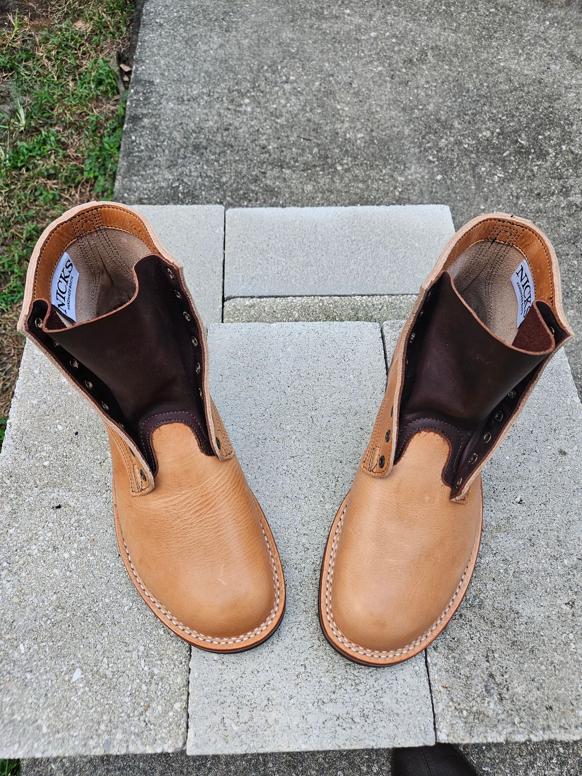 Photo by 83cane on September 30, 2025 of the Nicks DomePro in Horween Light Natural Dublin.