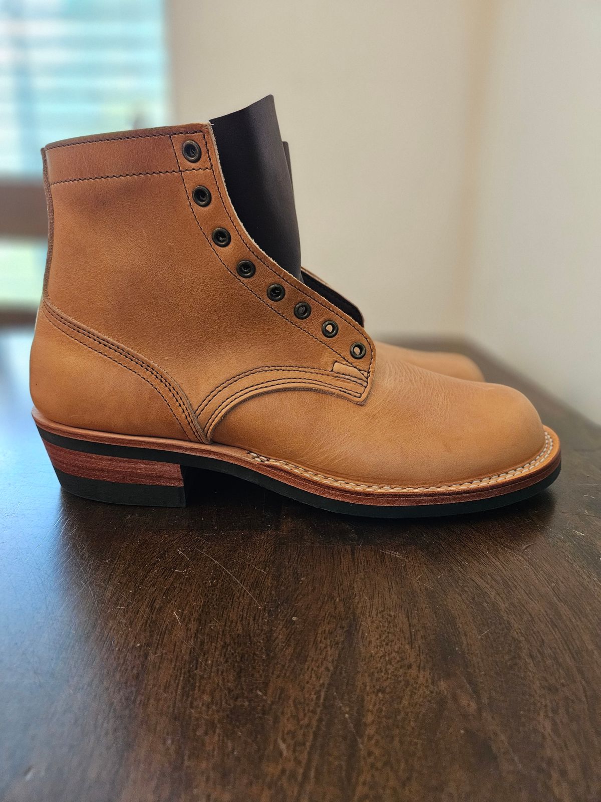 Photo by 83cane on October 1, 2025 of the Nicks DomePro in Horween Light Natural Dublin.