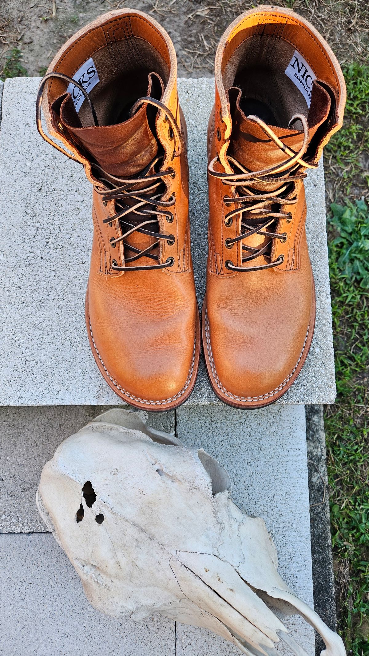 Photo by 83cane on November 3, 2025 of the Nicks DomePro in Horween Light Natural Dublin.