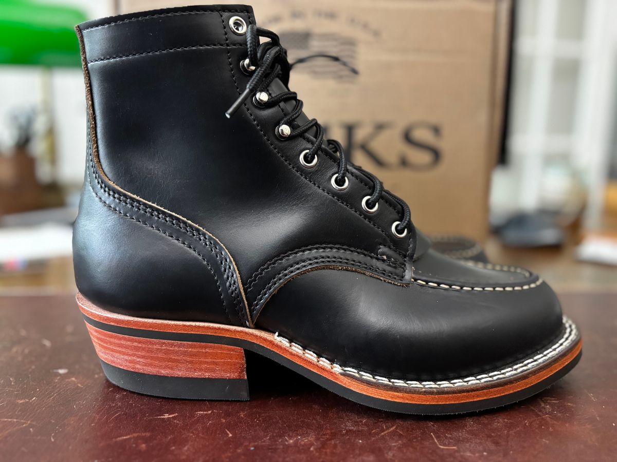 Photo by StitchedNeat on June 12, 2025 of the Nicks MTO in Horween Black Chromexcel.
