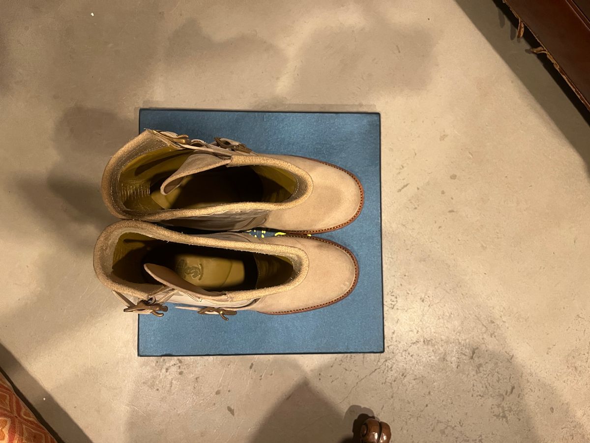 Photo by trevmon27 on October 1, 2024 of the Prof Barnets Bulky Neocliffwood Engineer Boots in Maryam Reverse Gregio Light.