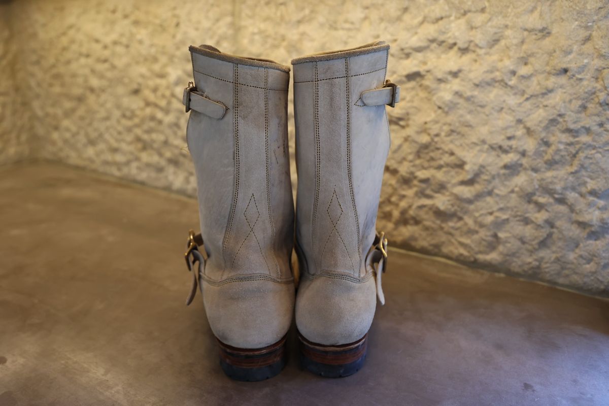 Photo by trevmon27 on October 14, 2024 of the Prof Barnets Bulky Neocliffwood Engineer Boots in Maryam Reverse Gregio Light.