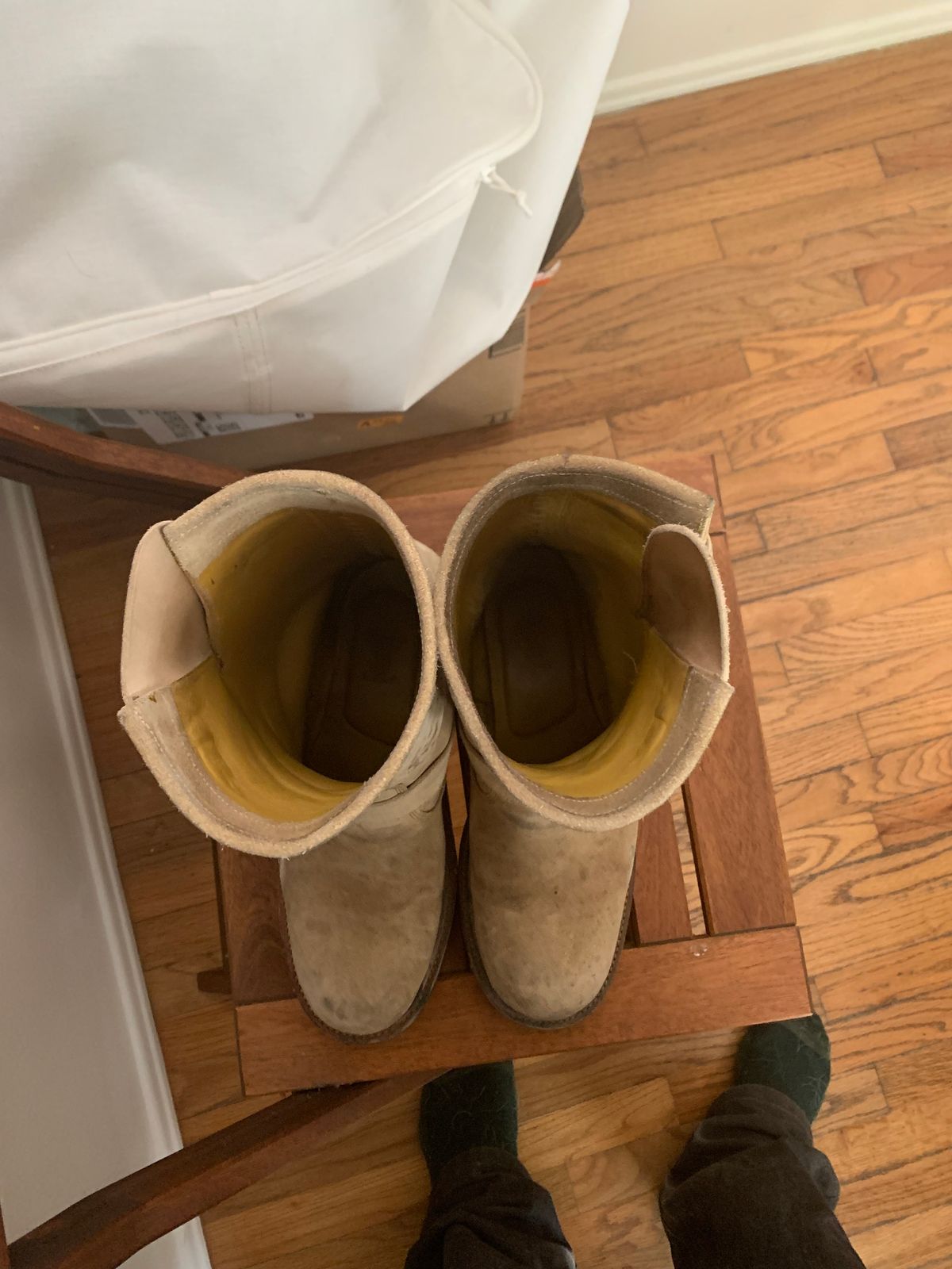 Photo by trevmon27 on January 10, 2025 of the Prof Barnets Bulky Neocliffwood Engineer Boots in Maryam Reverse Gregio Light.