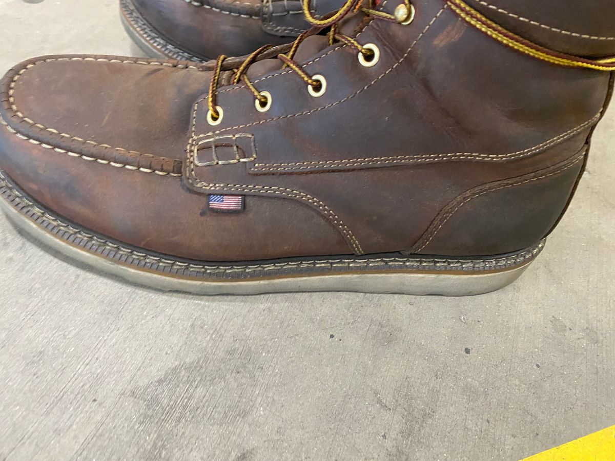 Photo by Stellarlife2429_ on May 20, 2026 of the US BOOT Bravo Workboot in Bronze Brown Crazy Horse Leather.