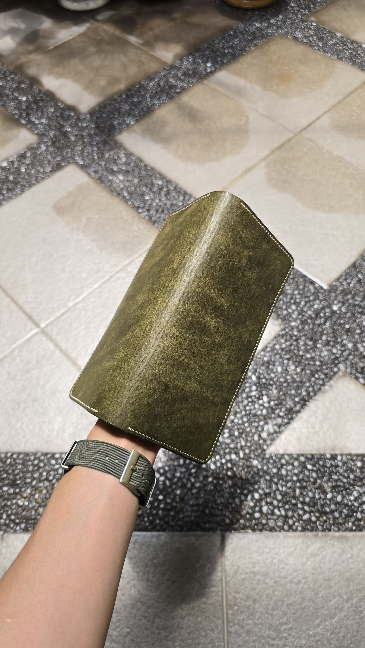Photo by julio_archieve on September 30, 2025 of the Fortis Boots Long Wallet in Badalassi Carlo Oliva Pueblo.
