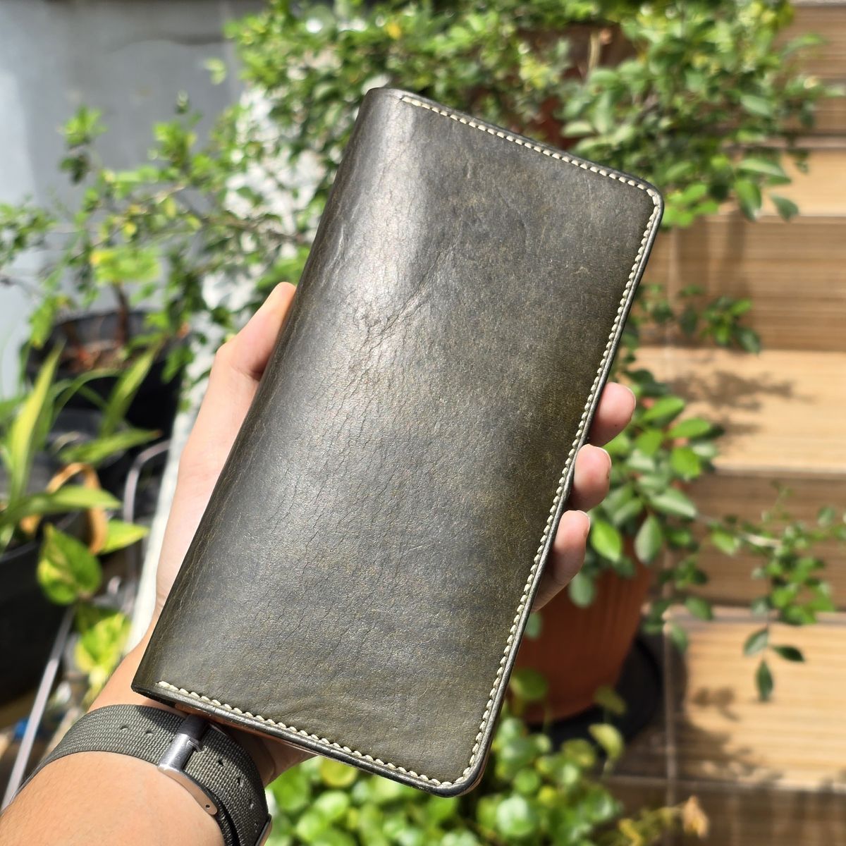 Photo by julio_archieve on November 5, 2025 of the Fortis Boots Long Wallet in Badalassi Carlo Oliva Pueblo.