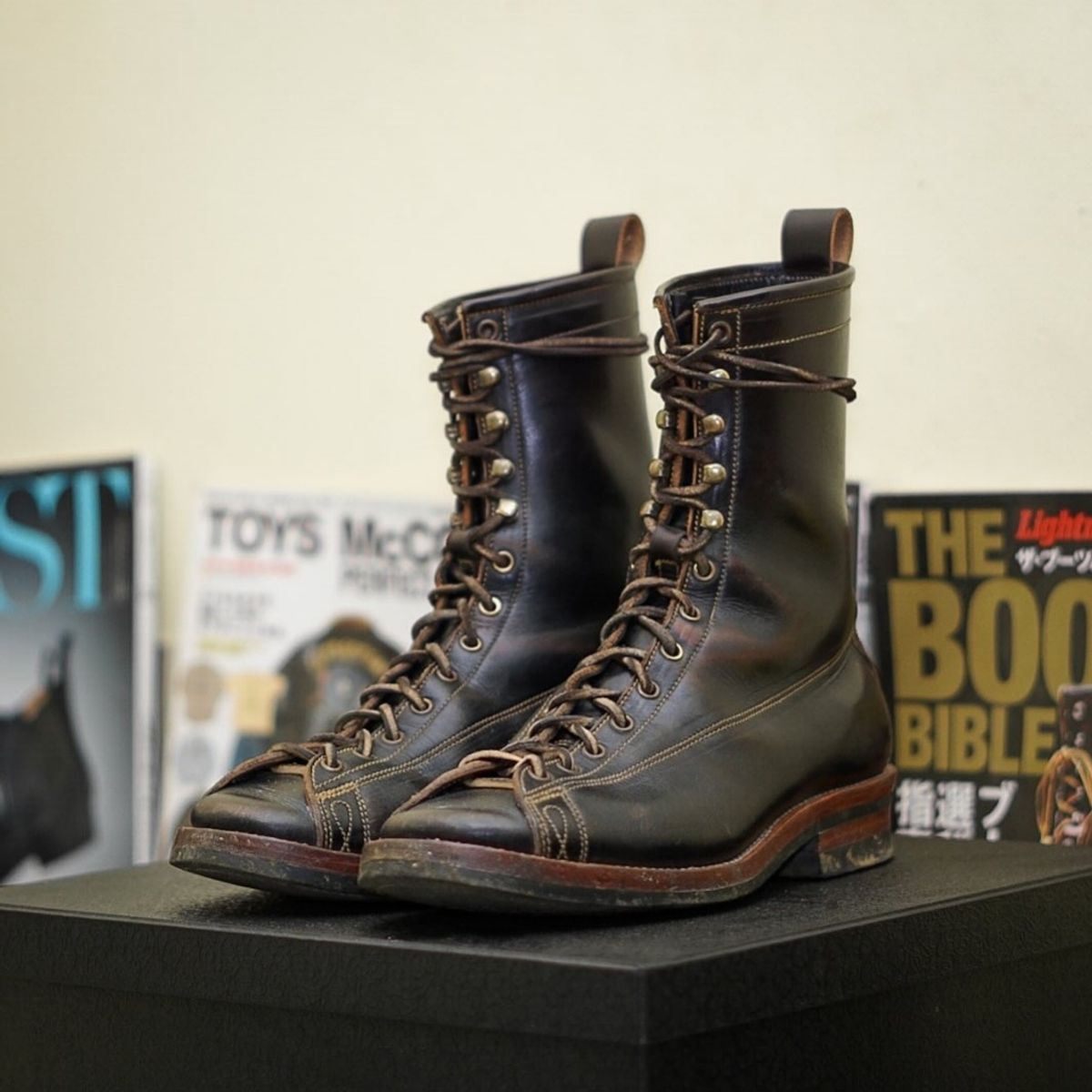 Photo by julio_archieve on September 10, 2024 of the Fortis Boots Wukong in Wicket & Craig Russet Black Overdyed.