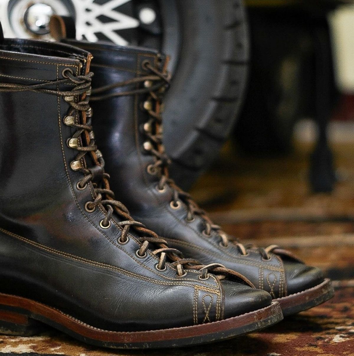 Photo by julio_archieve on September 10, 2024 of the Fortis Boots Wukong in Wicket & Craig Russet Black Overdyed.