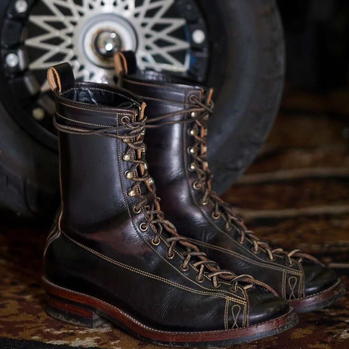 Photo by julio_archieve on September 10, 2024 of the Fortis Boots Wukong in Wicket & Craig Russet Black Overdyed.