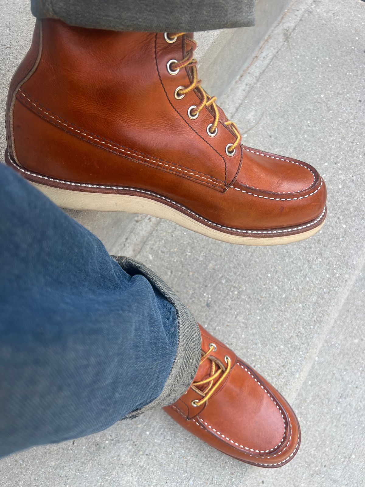 Photo by JLL343 on August 3, 2025 of the Red Wing 8-Inch Classic Moc in S.B. Foot Oro Legacy.