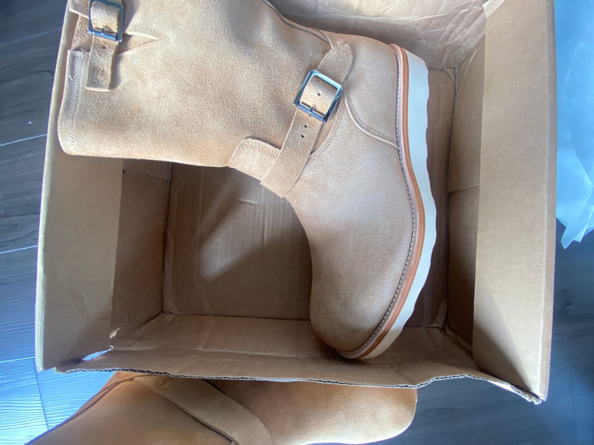 Photo by IndigoJones on October 19, 2024 of the Crush On Retro Engineer Boot 9013 in Suede Beige.