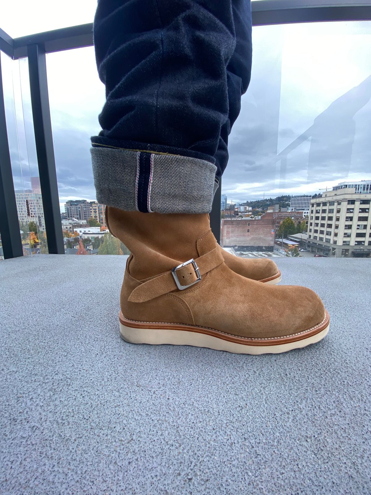 Photo by IndigoJones on October 20, 2024 of the Crush On Retro Engineer Boot 9013 in Suede Beige.