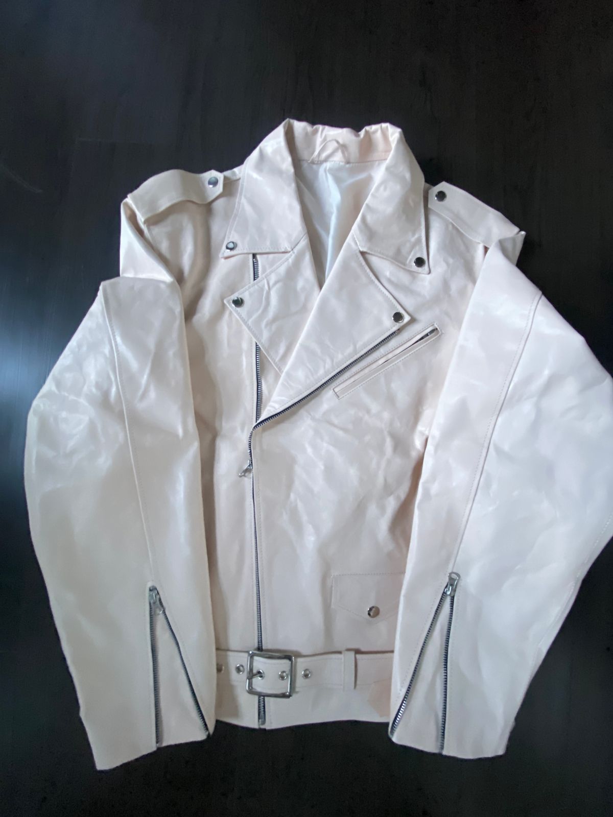 Photo by IndigoJones on November 11, 2024 of the SoSo Clothing Full Grain Veg Tan Natural Leather - Shirt/Jacket in Veg Tan Natural Leather.