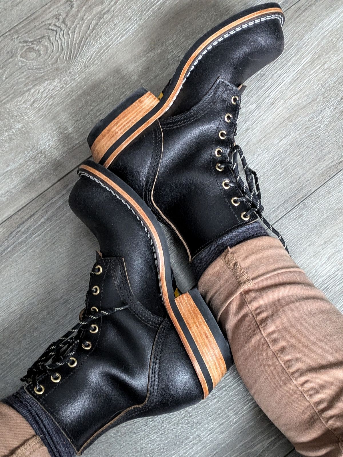 Photo by UnpackedC on February 10, 2025 of the Nicks Prospector in Horween Black Waxed Flesh.